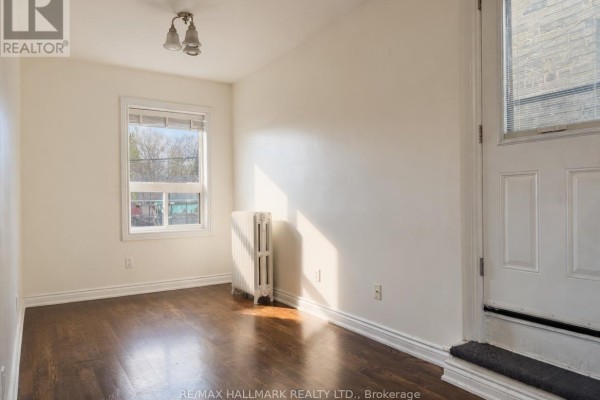 2 - 2038 Danforth Avenue, Toronto, ON M4C1J6 Photo 3