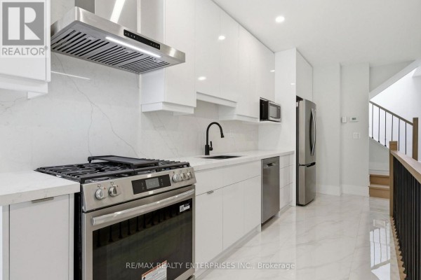 2 - 21 Belmont Street S, Toronto, ON, photo 2