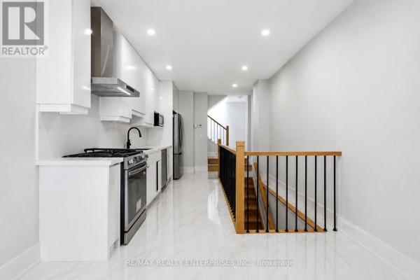 2 - 21 Belmont Street S, Toronto, ON, photo 3
