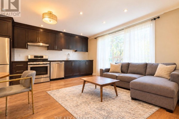 2 - 211 St Clements Avenue, Toronto, ON, photo 3