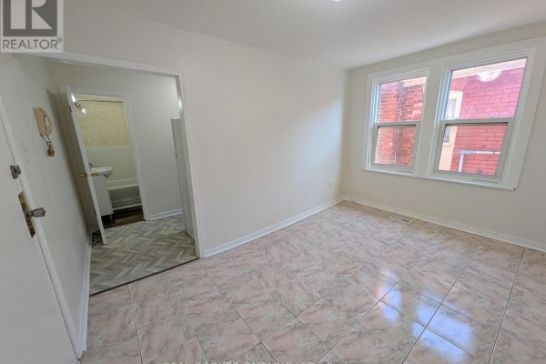 2 - 22 Barton Street E, Hamilton, ON L8L2V5 Photo 5