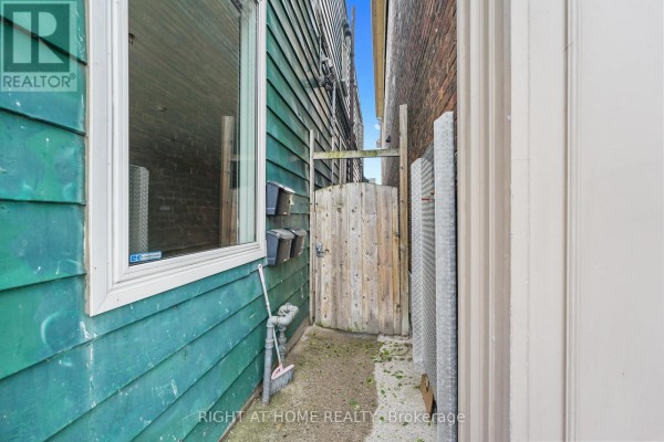 2 - 2207 Queen Street E, Toronto, ON, photo 2