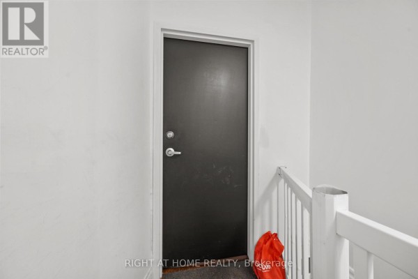 2 - 2207 Queen Street E, Toronto, ON M4E1E8 Photo 4