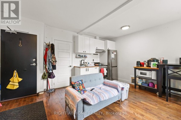 2 - 2207 Queen Street E, Toronto, ON M4E1E8 Photo 5
