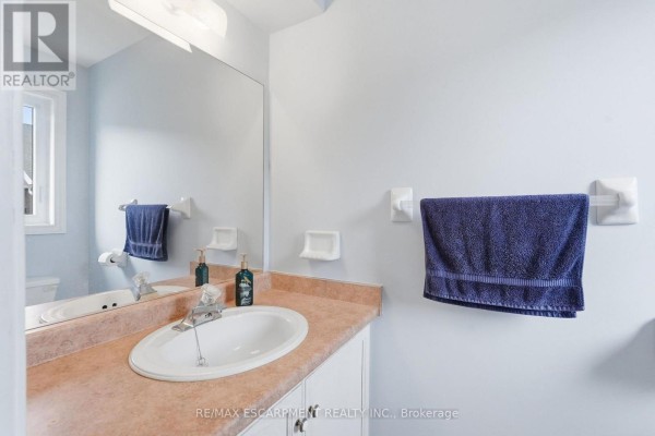 Laundry room - 2 - 222 Fellowes Crescent, Hamilton, ON L8B0R1 Photo 5