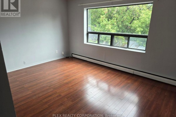 2 - 25a Milton Street, Toronto, ON M8Y2X7 Photo 2