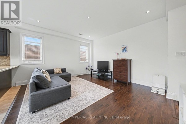 Eating area - 2 - 2964 Islington Avenue, Toronto, ON M9L2K6 Photo 4