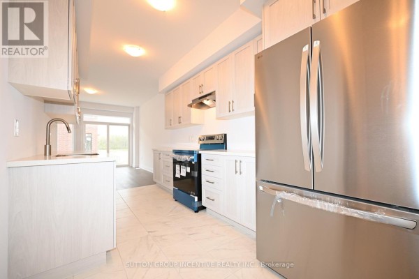 Bathroom - 2 - 32 Winery Way, Barrie, ON L9J0Y3 Photo 4
