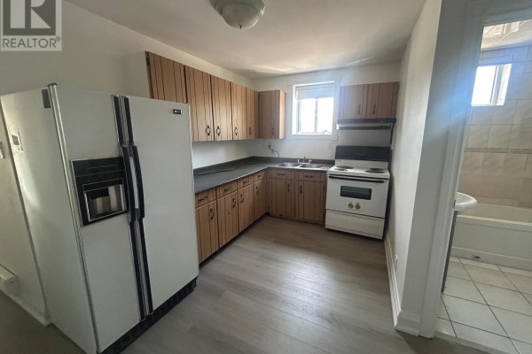 2 - 37 Holland Street W, Bradford West Gwillimbury, ON L3Z2B9 Photo 2