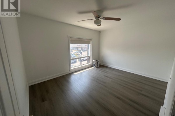 2 - 37 Holland Street W, Bradford West Gwillimbury, ON L3Z2B9 Photo 3