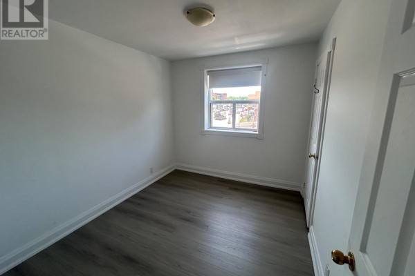 2 - 37 Holland Street W, Bradford West Gwillimbury, ON L3Z2B9 Photo 5