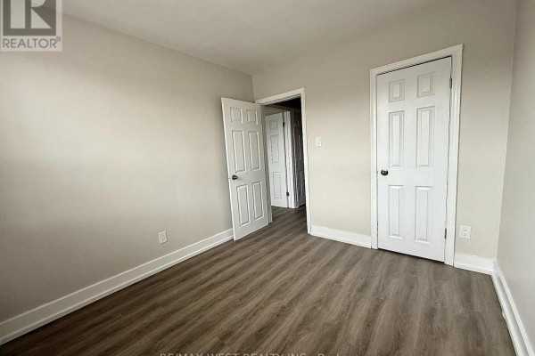 2 - 402 Royal York Road, Toronto, ON M8Y2R5 Photo 4