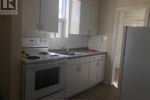 Kitchen - 2 - 421 Sutherland Drive, Toronto, ON M4G1K4 Photo 2