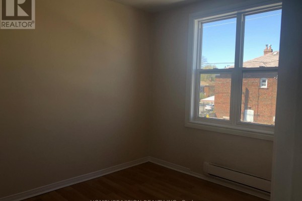 2 - 421 Sutherland Drive, Toronto, ON M4G1K4 Photo 4