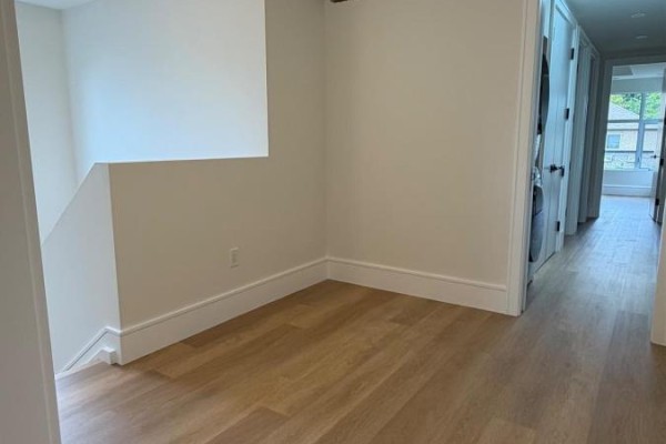 Bedroom - #2 - 43 Elmwood Avenue N, Mississauga, ON L5G3K1 Photo 4