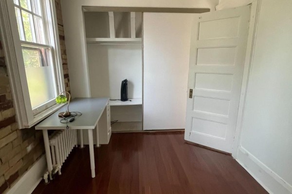 Kitchen - 2 - 440 Avenue Road, Toronto, ON M4V2H8 Photo 3