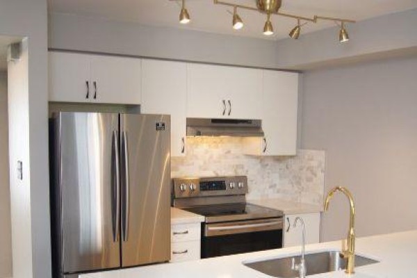 Kitchen - 2 - 47 Petra Way, Whitby, ON L1R0A4 Photo 2