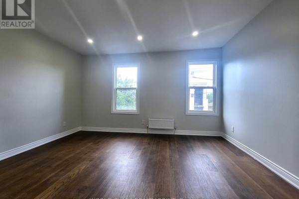 2 - 49 Vine Avenue, Toronto, ON M6P1V6 Photo 2