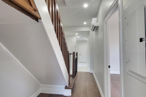 2 - 49 Vine Avenue, Toronto, ON M6P1V6 Photo 4