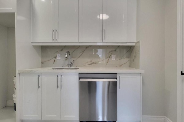 2 - 49 Vine Avenue, Toronto, ON M6P1V6 Photo 5
