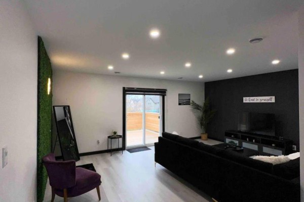 2 - 4985 Crysler Avenue, Niagara Falls, ON L2E3W6 Photo 4