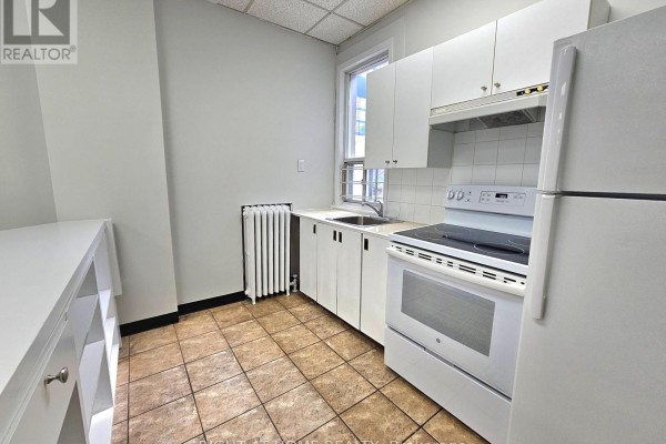 Bathroom - 2 - 516 Yonge Street, Toronto, ON M4Y1X9 Photo 5