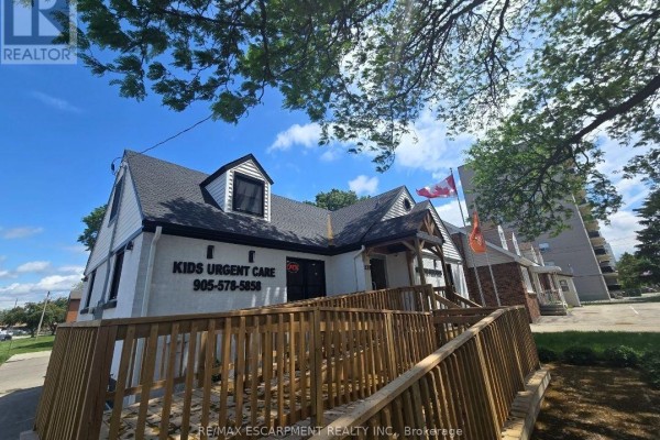 2 - 531 Queenston Road, Hamilton, ON L8K1J7 Photo 2