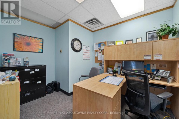 2 - 54 Dundas Street E, Belleville, ON K8N1B8 Photo 3