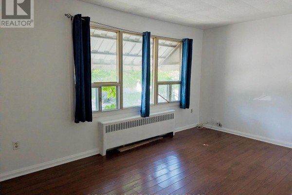 2 - 60 Richmond Avenue, St  Catharines, ON L2R3W7 Photo 2