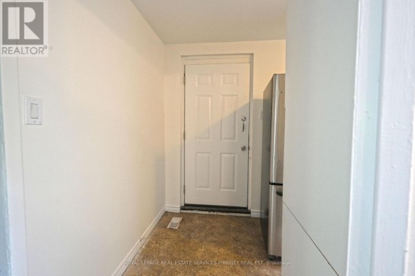 Living room - 2 - 65 Liberty Street, Hamilton, ON L8N2N7 Photo 3