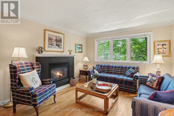 2 - 657 Golden Avenue, Ottawa, ON K2A2G3 Photo 3