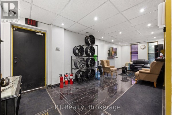 2 - 7 Harlech Court, Markham, ON L3T6L5 Photo 5
