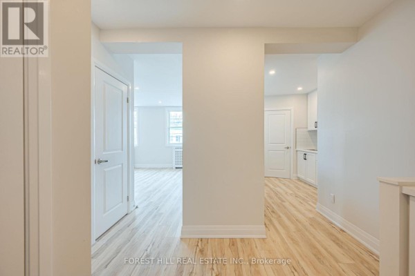 2 - 7725 Yonge Street, Markham, ON L3T2C4 Photo 4