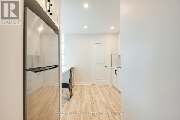 2 - 7725 Yonge Street, Markham, ON L3T2C4 Photo 5