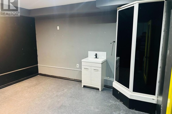 #2 - 783 Lawrence Avenue, Toronto, ON M6A1C2 Photo 3