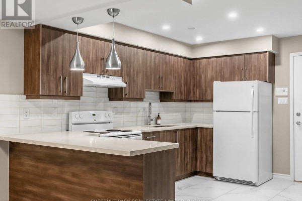Primary Bedroom - 2 - 880 Broadview Avenue, Toronto, ON M4K2R1 Photo 4