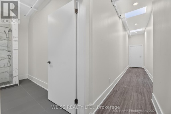 Kitchen - 2 - 897 Lansdowne Avenue, Toronto, ON M6H3Z2 Photo 2