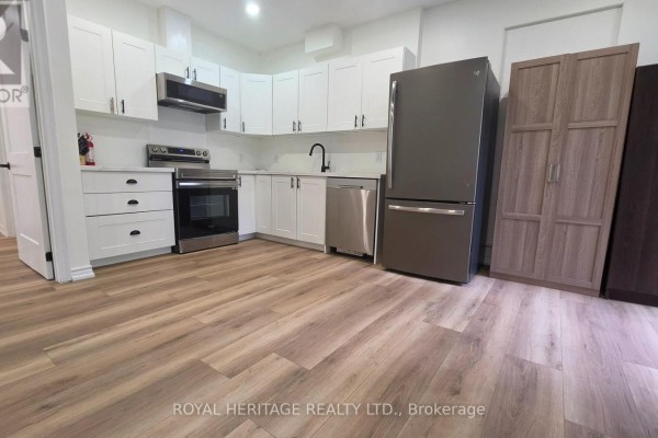 2 - 9 Metropolitan Crescent, Georgina, ON L4P1V4 Photo 3