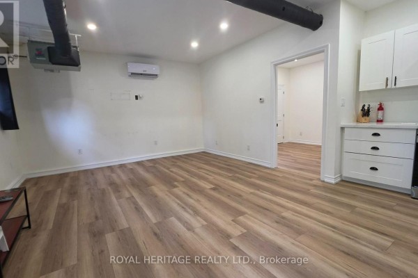 2 - 9 Metropolitan Crescent, Georgina, ON L4P1V4 Photo 4
