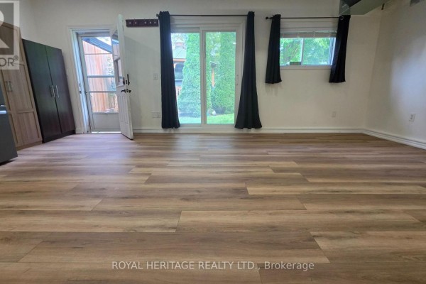 2 - 9 Metropolitan Crescent, Georgina, ON L4P1V4 Photo 5
