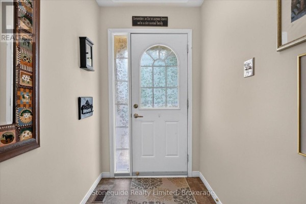 Bathroom - 2 - 909 Wentworth Street, Peterborough, ON K9J8R7 Photo 4