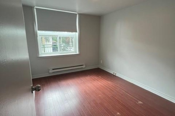 2 - 932 Dundas Street, Toronto, ON, photo 2