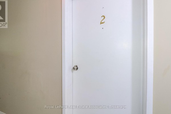Bedroom - 2 - 94 Sanford Street, Barrie, ON L4N3C5 Photo 2