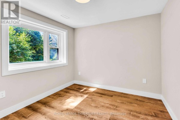 Unit B - 986 Srigley Street, Newmarket, ON L3Y1Y3 Photo 5