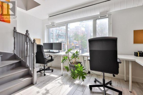 2 & 3 - 131 George Street, Toronto, ON M5A2M6 Photo 4