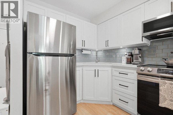 2 1048 East 7th Avenue, Vancouver, BC V5T1P7 Photo 5