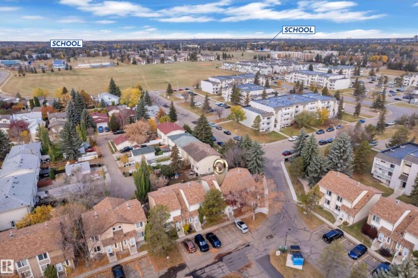 Den - #2 11115 27 Av Nw Nw, Edmonton, AB T6J5N3 Photo 4