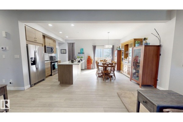 Kitchen - #2 14715 125 St Nw, Edmonton, AB T5X0G8 Photo 3