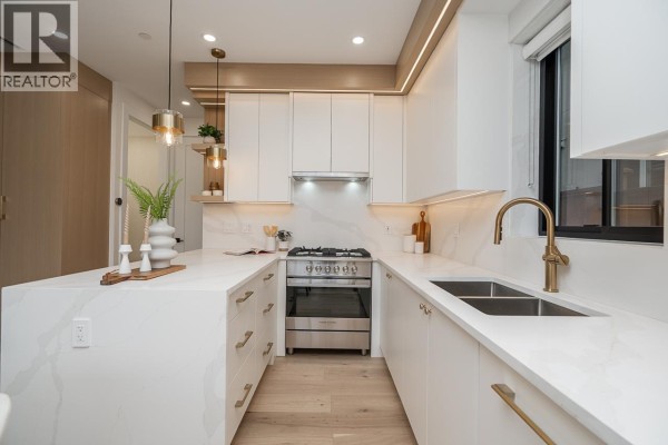 2 150 E 51st Avenue, Vancouver, BC V5X1C3 Photo 5