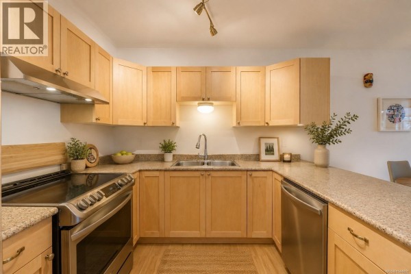 2 1553 Larch Rd, Ucluelet, BC, photo 3